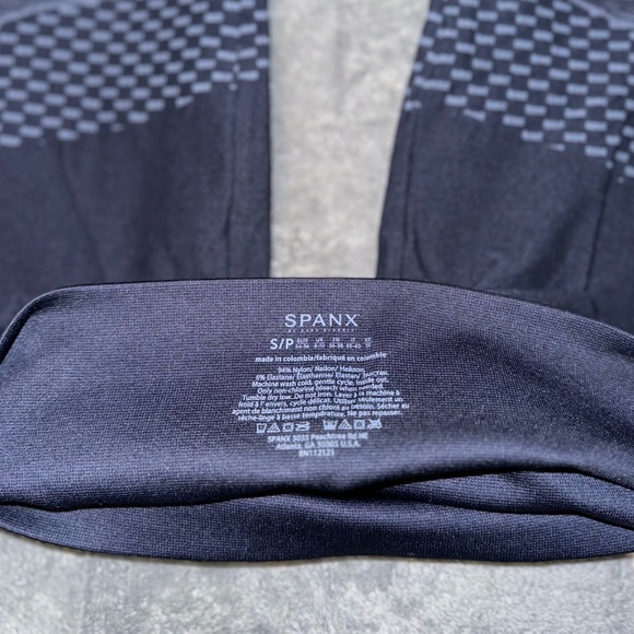 Spanx Look At Me Now High Rise Seamless Legging - Picture 7 of 7